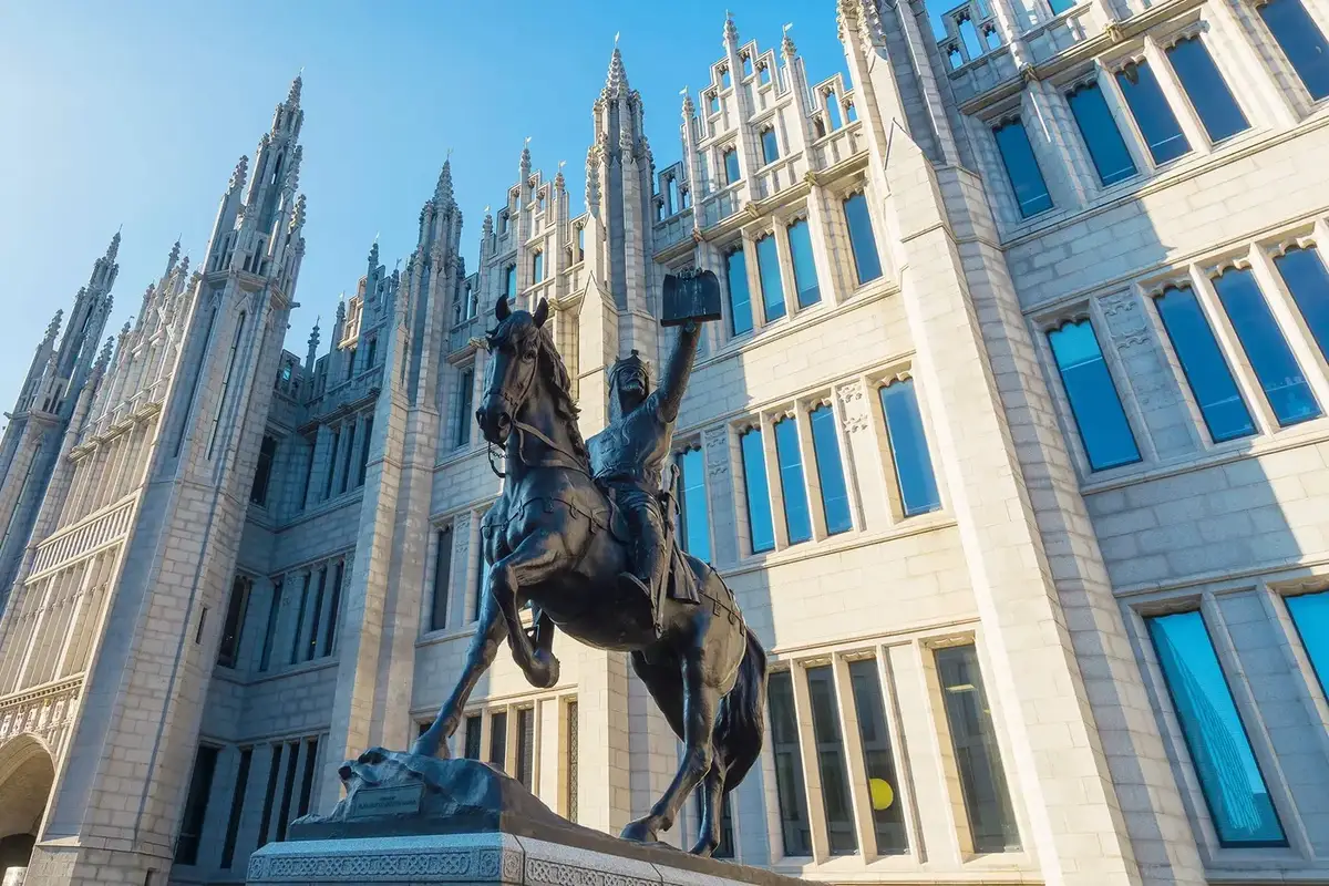 Aberdeen – fergehavn og reisemålsguide