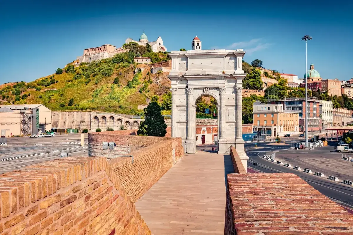 Ancona – fergehavn og reisemålsguide