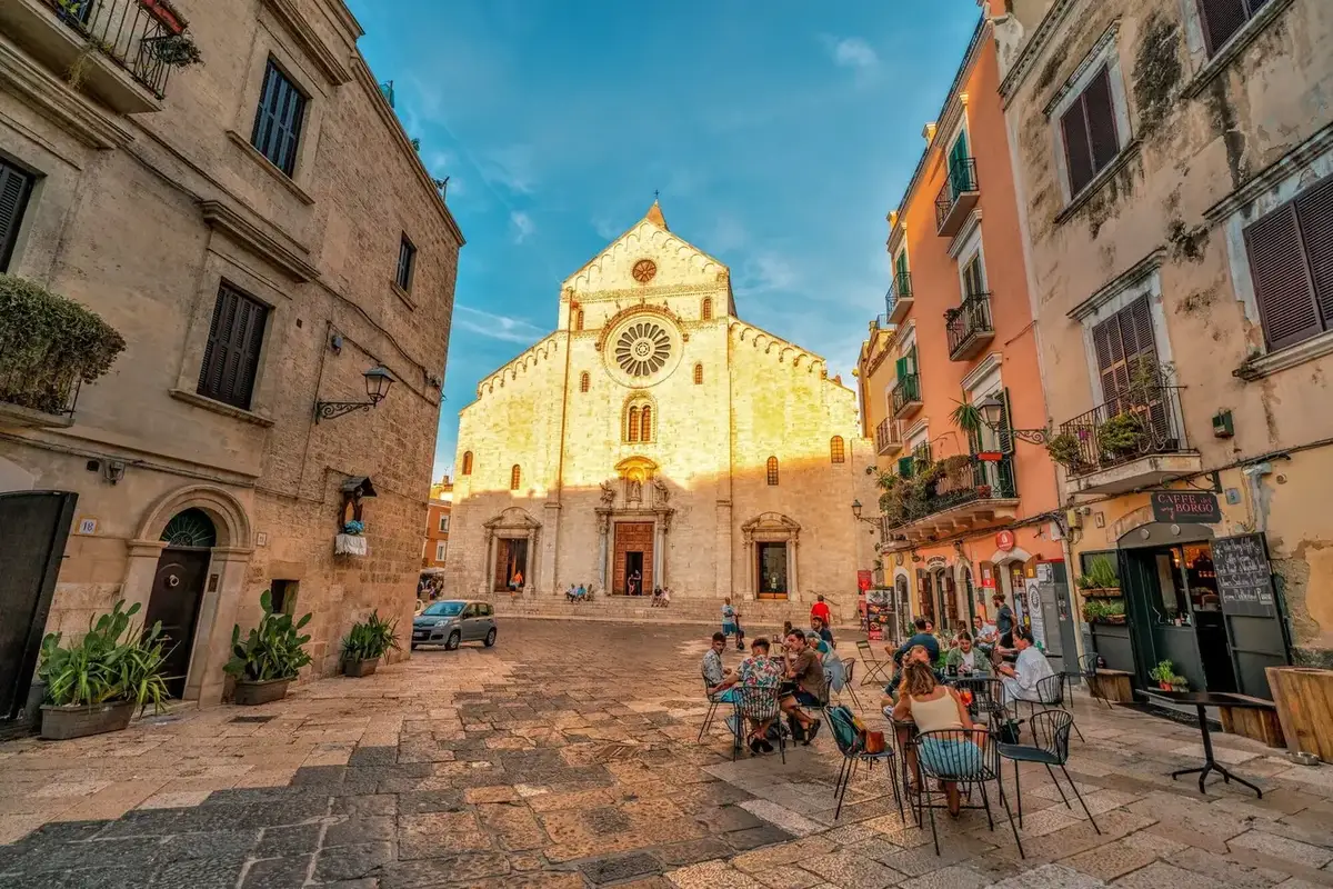 Bari – fergehavn og reisemålsguide