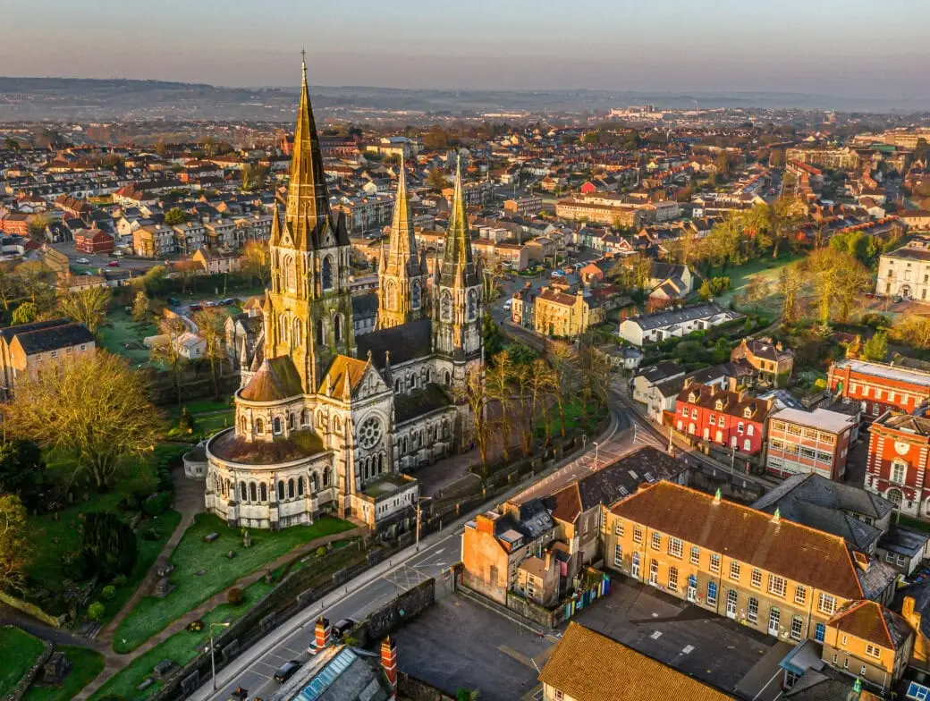 Cork – fergehavn og reisemålsguide