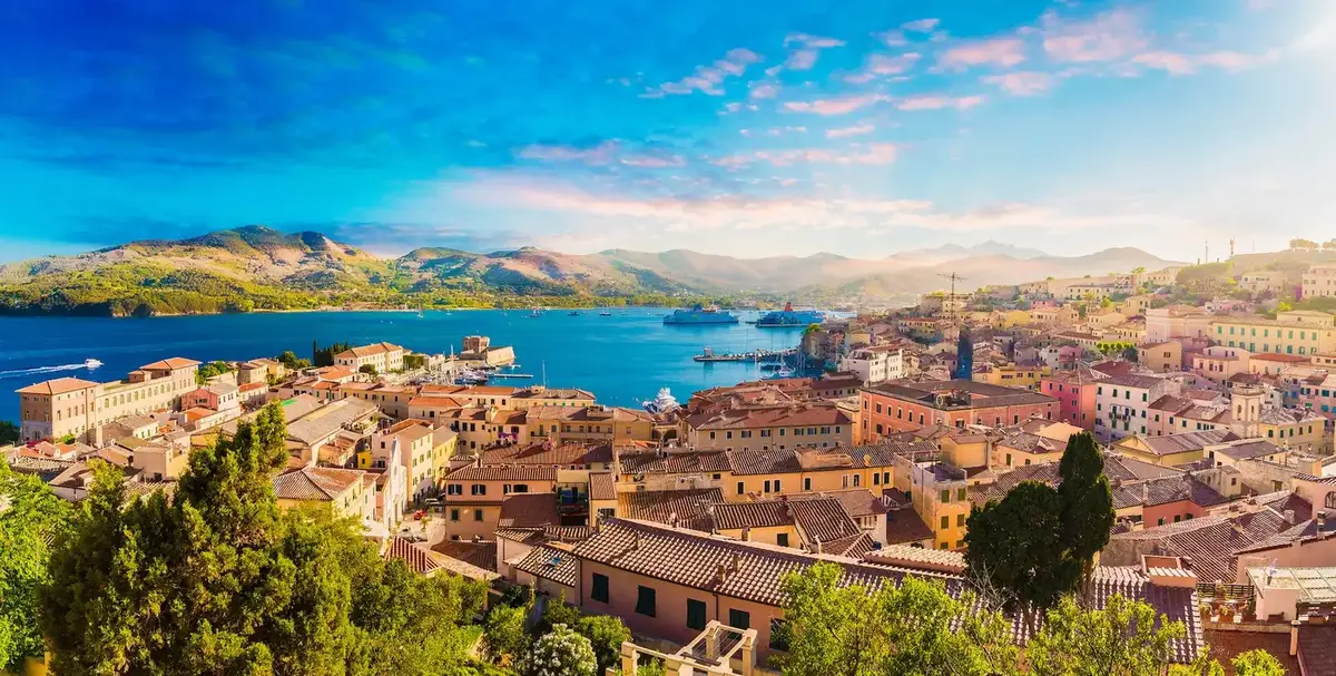 Livorno – fergehavn og reisemålsguide