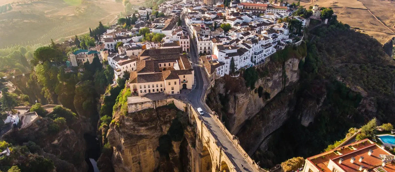 Málaga – fergehavn og reisemålsguide