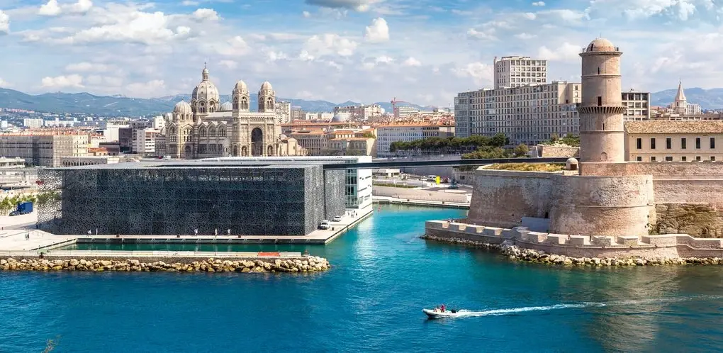 Marseille – fergehavn og reisemålsguide