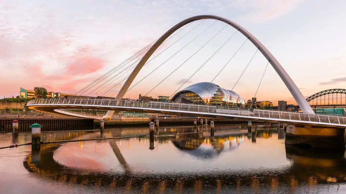 Newcastle – fergehavn og reisemålsguide