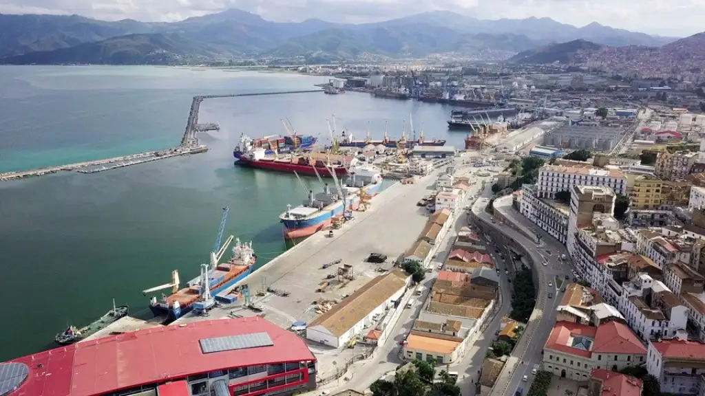 Fergereise og havneinformasjon for Sète–Béjaïa