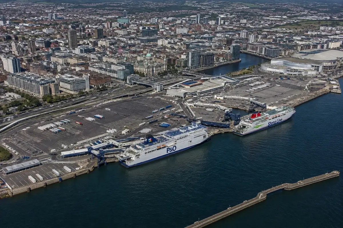 Belfast – fergehavn og reisemålsguide