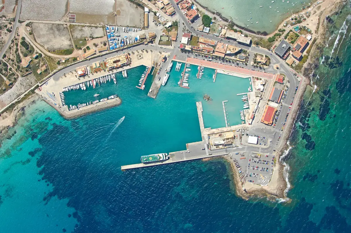 Fergereise og havneinformasjon for Dénia–Formentera