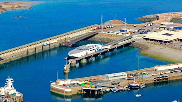 Fergereise og havneinformasjon for Portsmouth–Jersey
