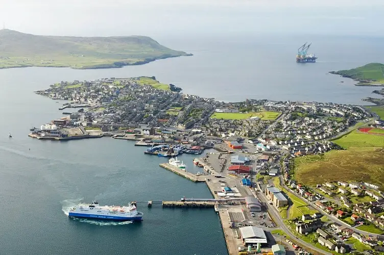 Fergereise og havneinformasjon for Aberdeen–Lerwick