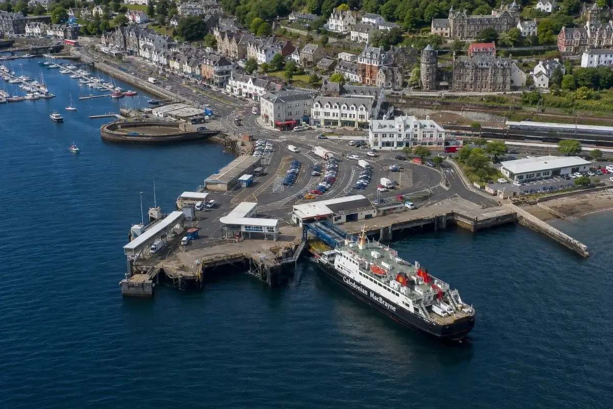 Fergereise og havneinformasjon for Oban–Lismore