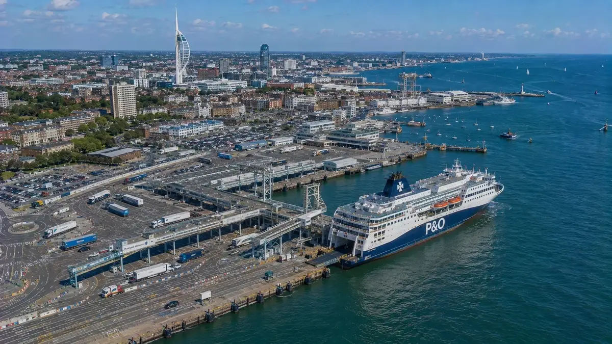 Fergereise og havneinformasjon for Portsmouth Harbour–Ryde