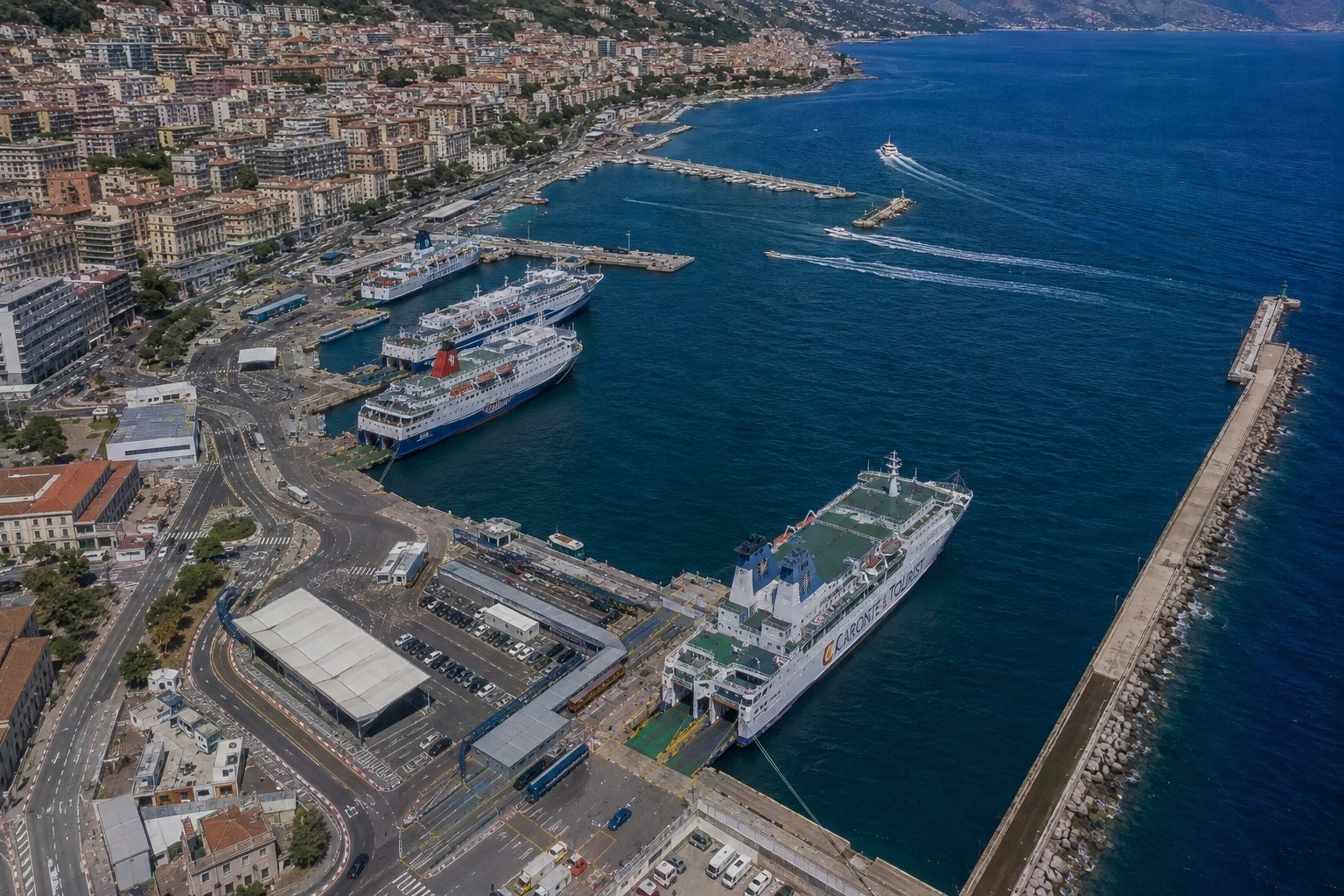 Fergereise og havneinformasjon for Messina–Reggio Calabria