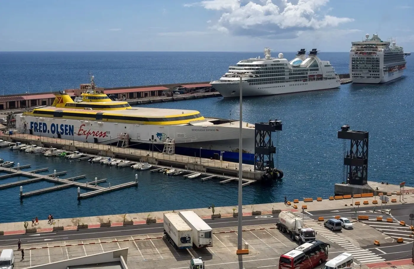 Fergereise og havneinformasjon for Los Cristianos–Santa Cruz de La Palma