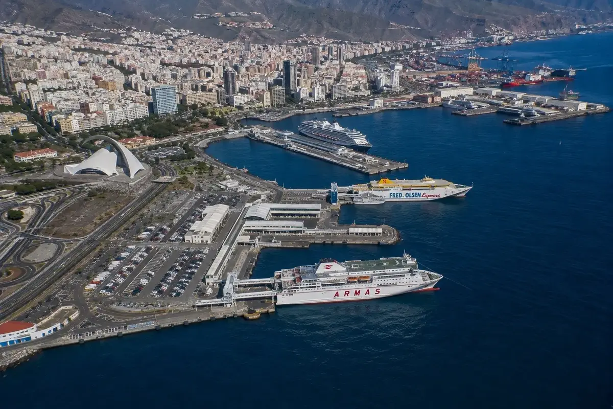 Fergereise og havneinformasjon for Cádiz–Santa Cruz de Tenerife