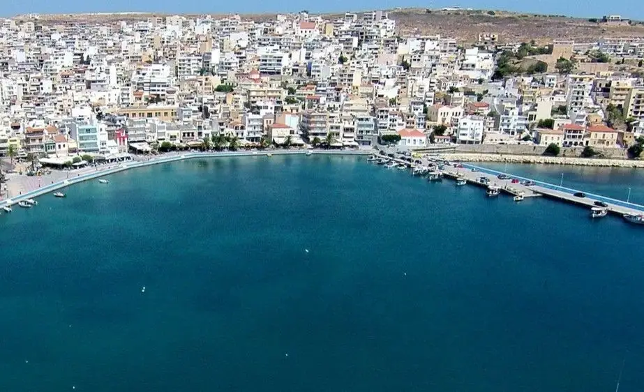 Fergereise og havneinformasjon for Pireus–Sitia
