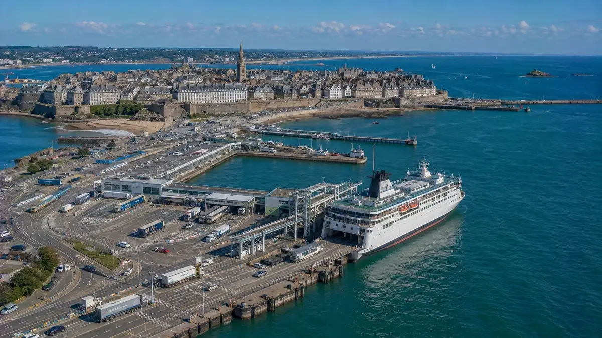 Fergereise og havneinformasjon for Poole–St Malo