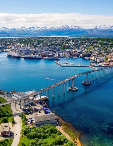 Fergereise og havneinformasjon for Bergen–Tromsø