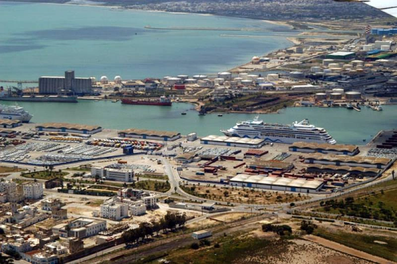 Fergereise og havneinformasjon for Genova–Tunis