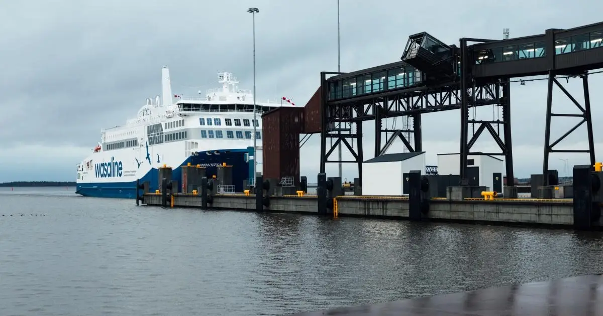 Fergereise og havneinformasjon for Vaasa–Umeå