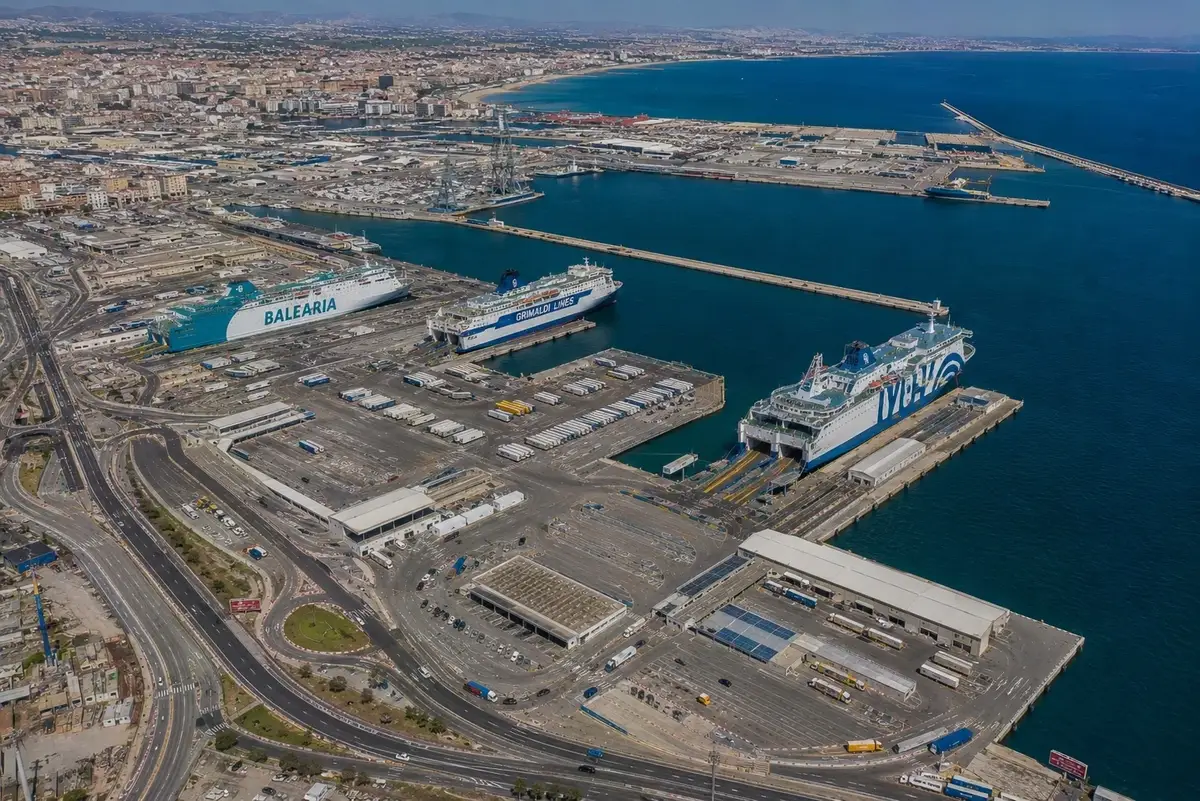 Fergereise og havneinformasjon for Valencia–Ibiza