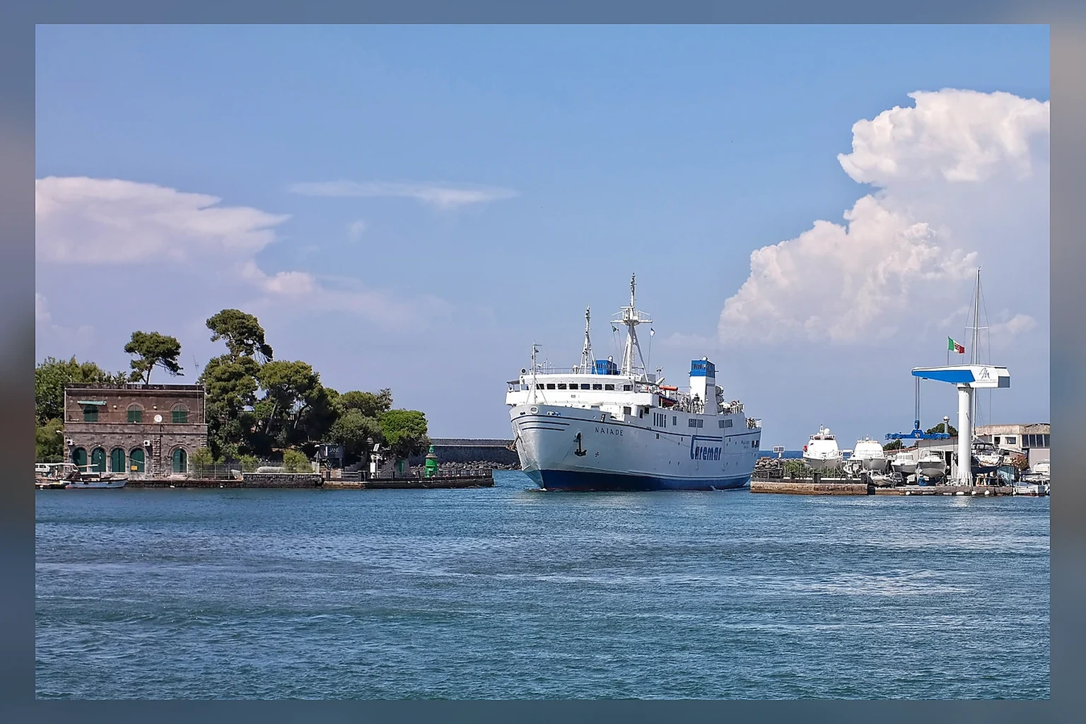 Caremar Ferries – fergeselskap og reiseguide