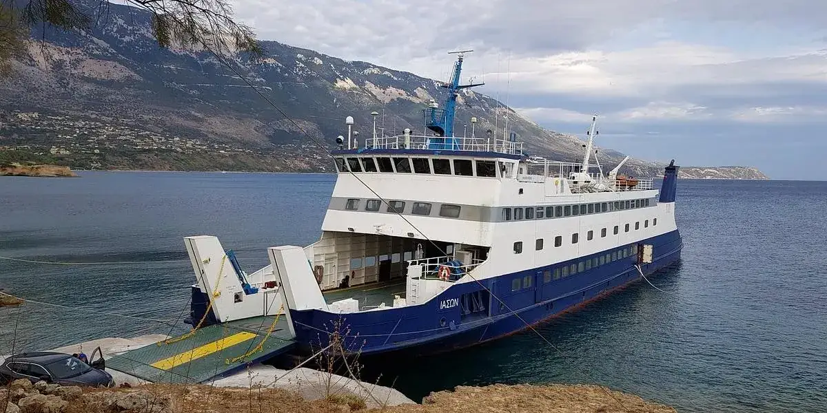 Fergereise og havneinformasjon for Pesada, Kefalonia–Agios Nikolaos, Zakynthos